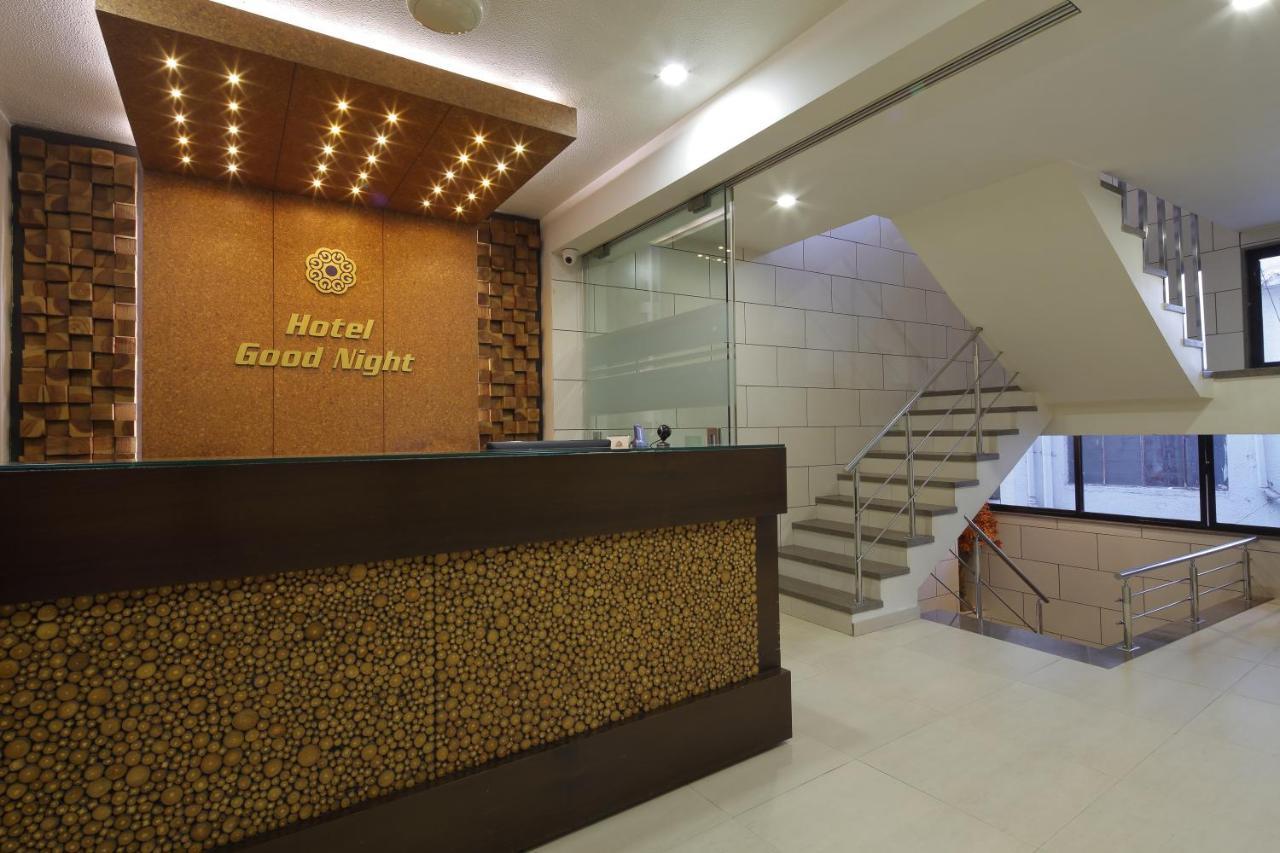 Hotel Good Night Amhedabad Dış mekan fotoğraf