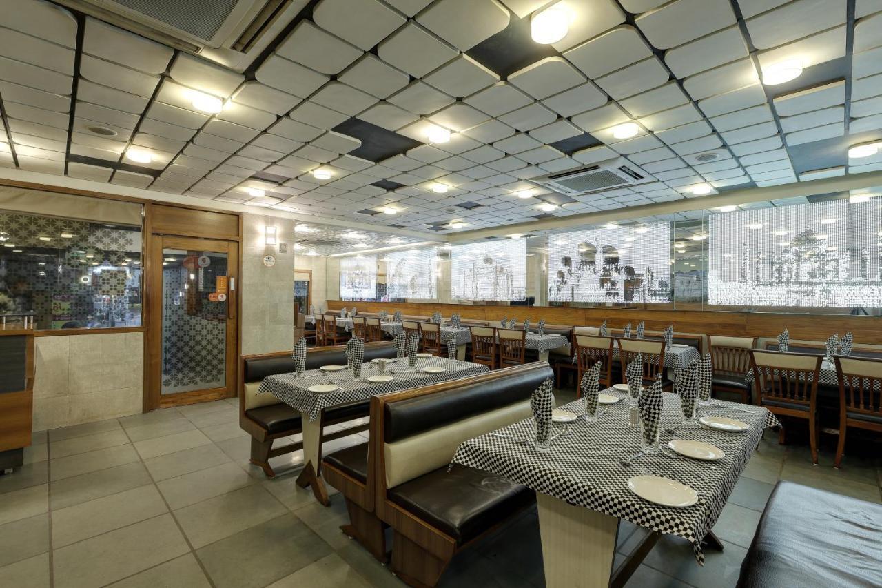 Hotel Good Night Amhedabad Dış mekan fotoğraf