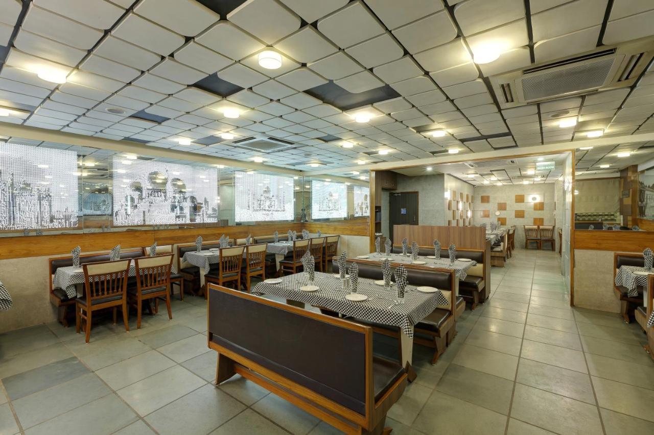 Hotel Good Night Amhedabad Dış mekan fotoğraf