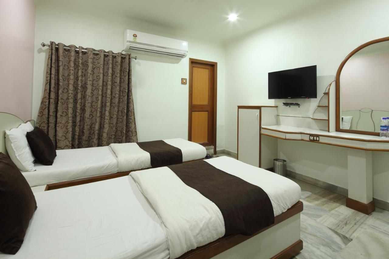 Hotel Good Night Amhedabad Dış mekan fotoğraf