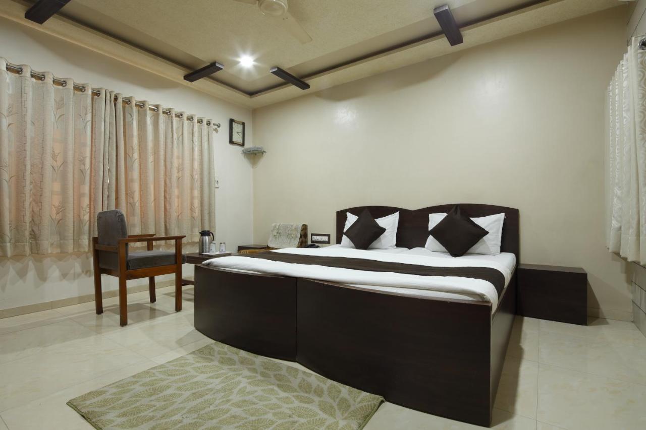 Hotel Good Night Amhedabad Dış mekan fotoğraf