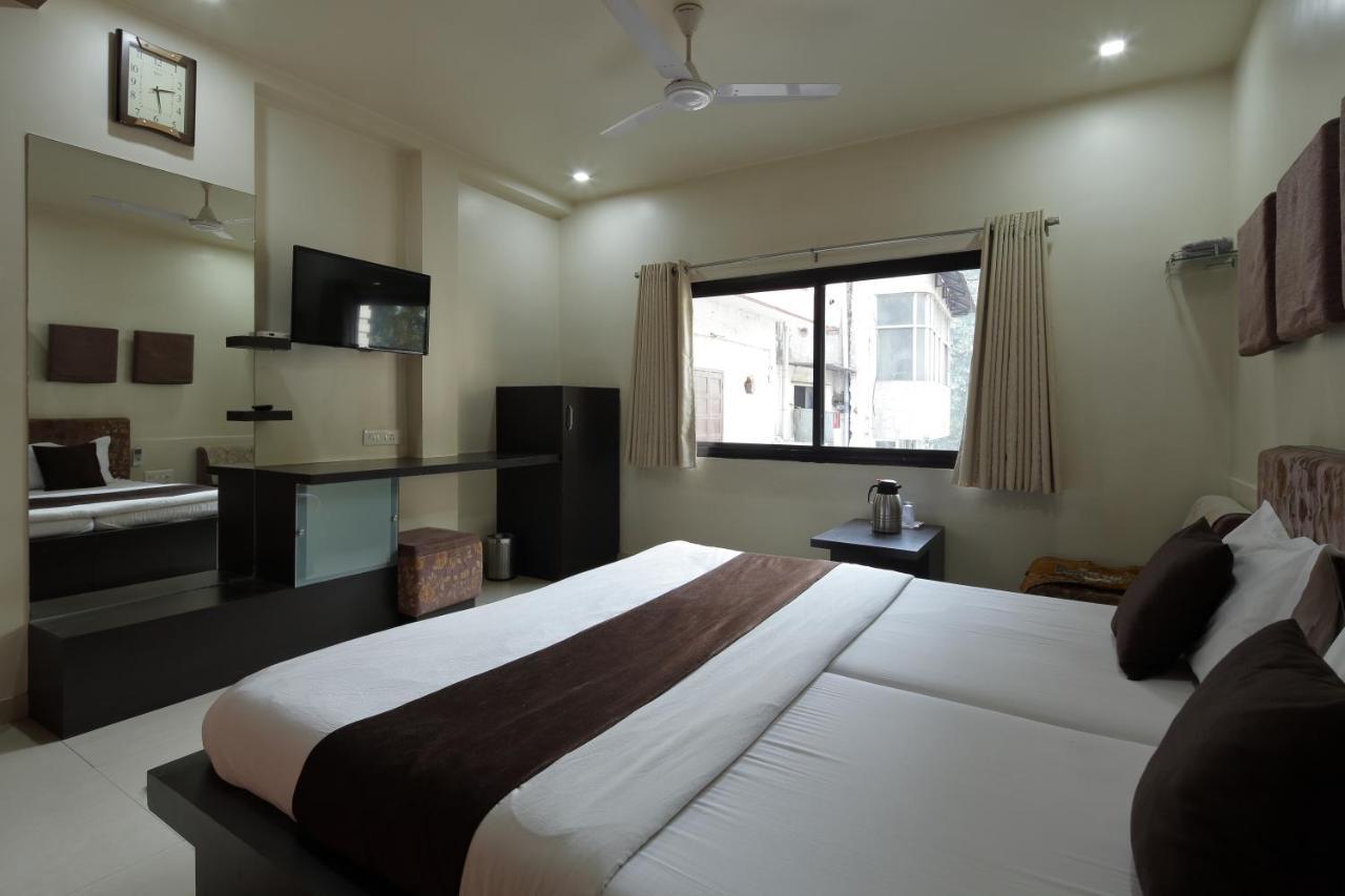 Hotel Good Night Amhedabad Dış mekan fotoğraf