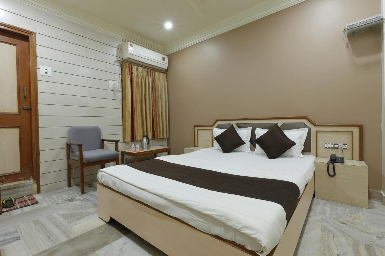 Hotel Good Night Amhedabad Dış mekan fotoğraf