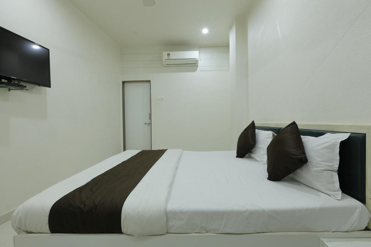 Hotel Good Night Amhedabad Dış mekan fotoğraf