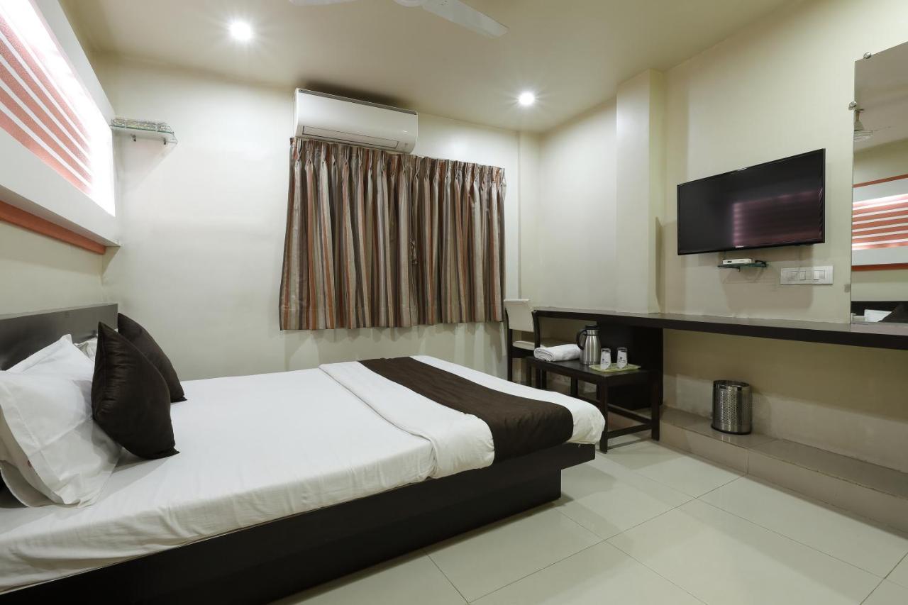 Hotel Good Night Amhedabad Dış mekan fotoğraf
