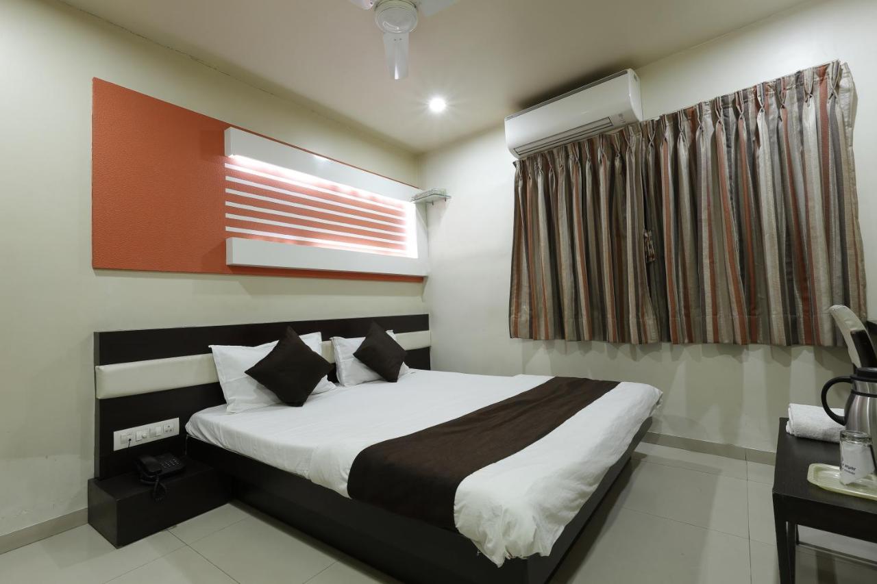 Hotel Good Night Amhedabad Dış mekan fotoğraf