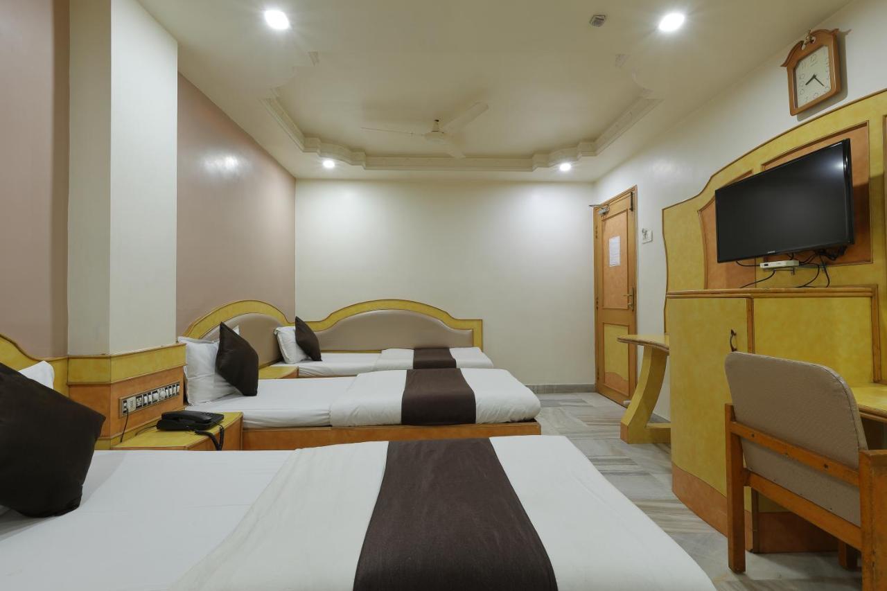 Hotel Good Night Amhedabad Dış mekan fotoğraf