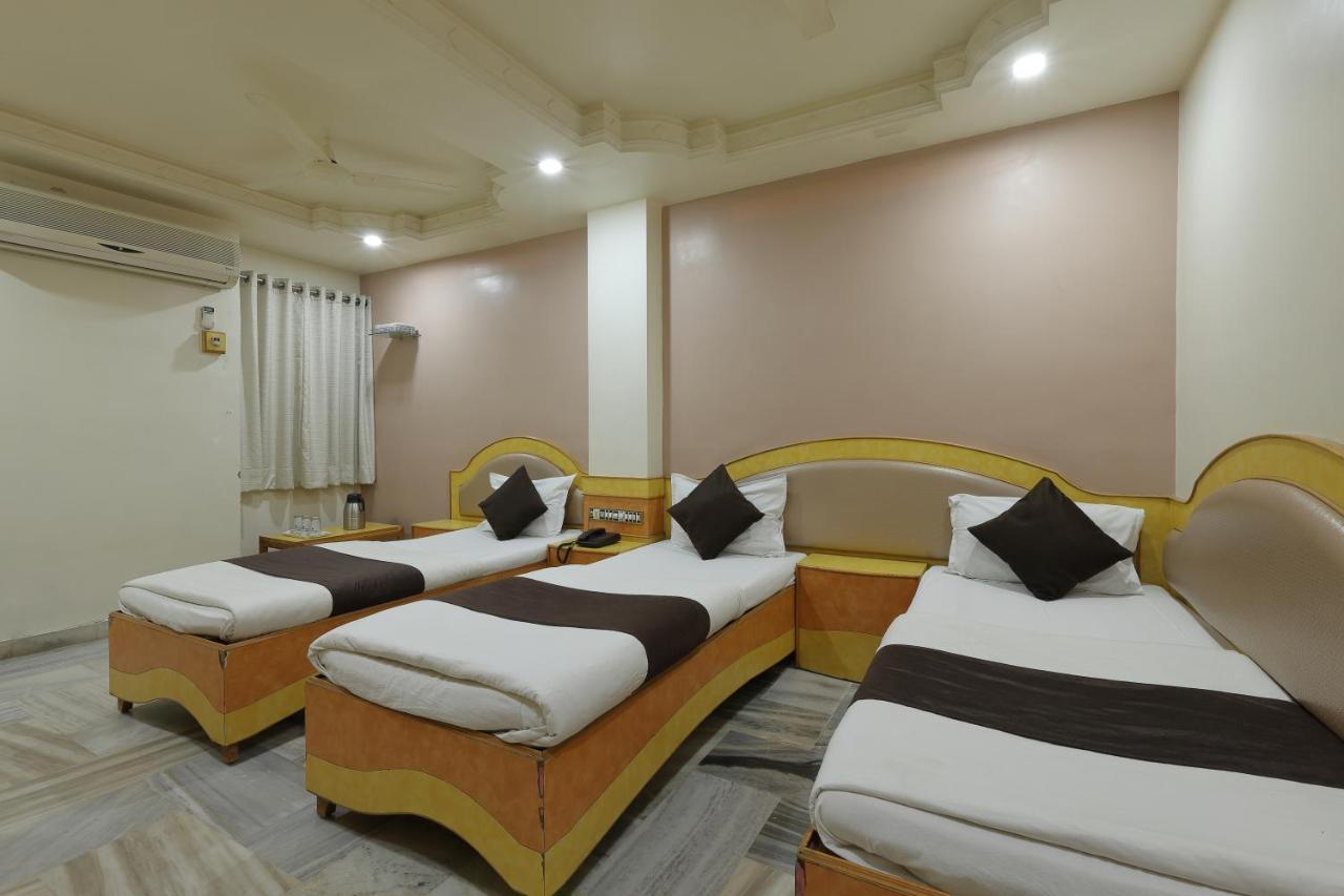 Hotel Good Night Amhedabad Dış mekan fotoğraf