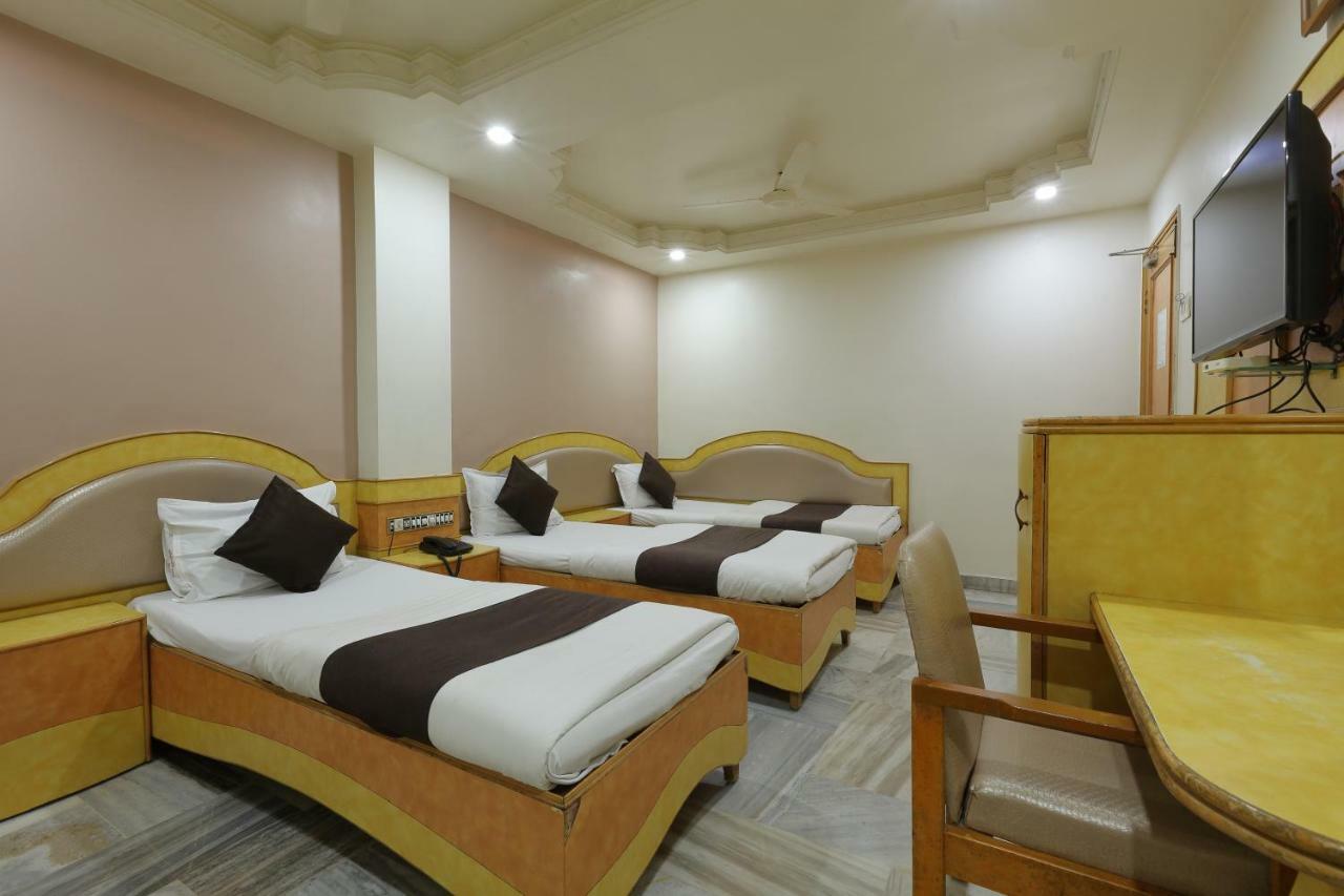 Hotel Good Night Amhedabad Dış mekan fotoğraf